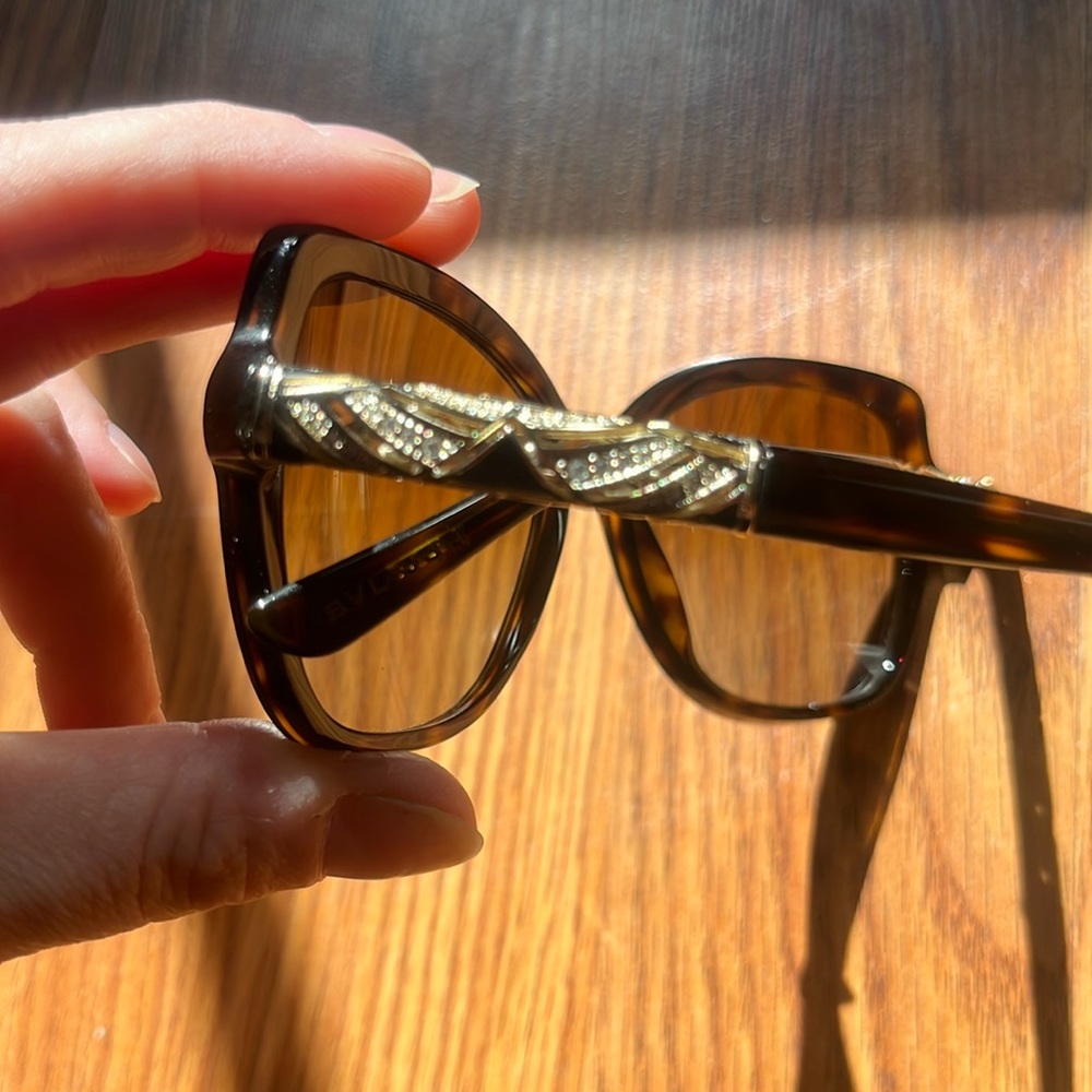Bulgari Sunglasses 😎 - Picture 5 of 9